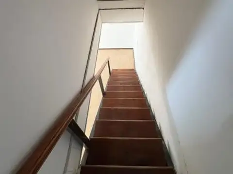 Depto Tipo Casa 3 ambientes con 2 baños