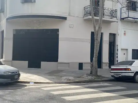 LOCAL A ESTRENAR  EN ESQUINA CON DOS BAÑOS