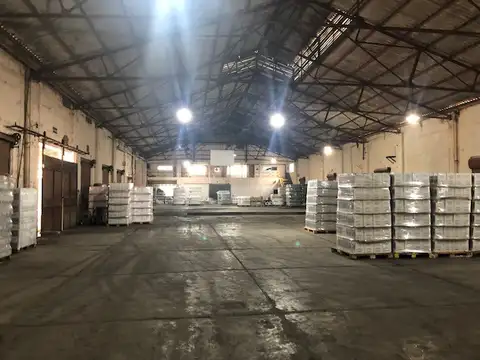 Galpon en Venta 75  mts Fondo