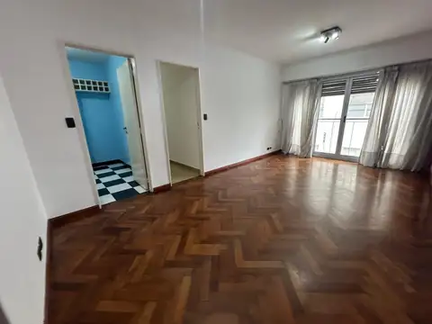 DEPARTAMENTO TRES AMBIENTES EN ALQUILER EN EL CENTRO DE AVELLANEDA