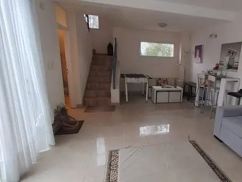 Casa 2 ambientes con 1 baño