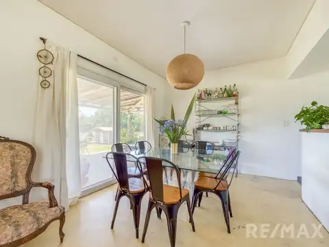 Casa en Venta con 3 cocheras