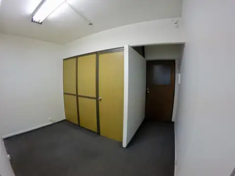 Oficina 3 ambientes con 2 baños