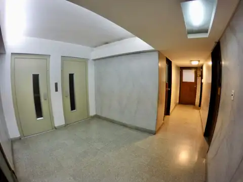 Piso 9 ESQUINA MUY LUMINOSO  2 DESPACHOS + RECEPCIÓN + COCINA INDIVIDUAL BAÑO GRAL