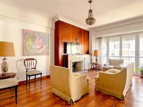 VENTA DEPARTAMENTO 4 AMBIENTES AL FRENTE CENTRO