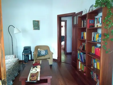 Casa en Alquiler con 1 cochera