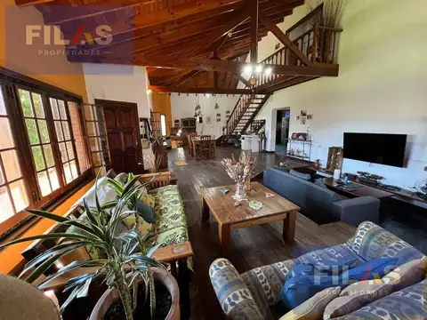 Casa 5 ambientes con 3 baños