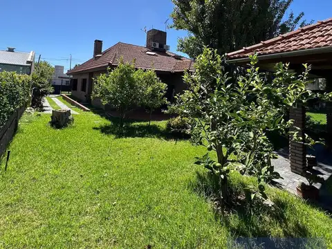 Casa en Venta con 6 cocheras