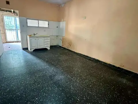 Casa 3 ambientes con parque en venta en Moreno