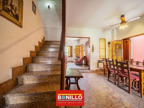 Casa 5 ambientes con 3 baños