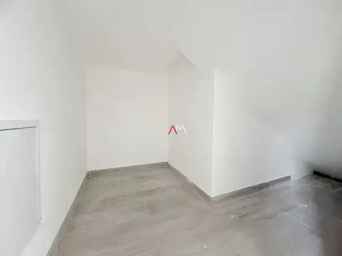 Casa en Venta con 4 cocheras