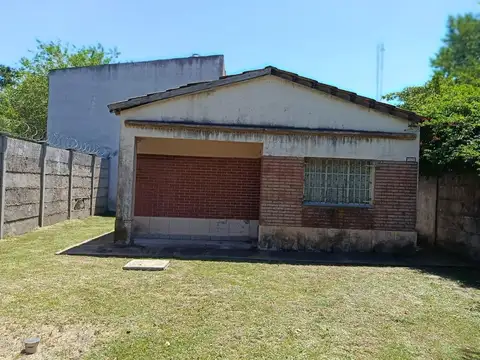Casa en Venta con 3 cocheras