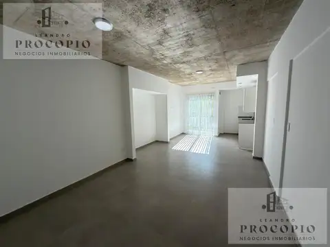 Monoambiente amplio de categoría a estrenar, con cochera, en alquiler en Moreno