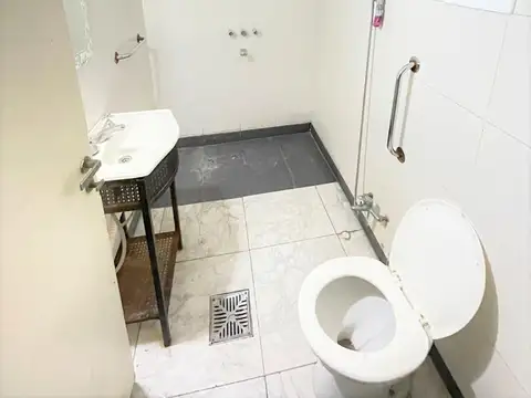 Casa 12 ambientes con 3 baños