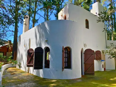 CASA EN VENTA 6 AMB EN MAR DE LAS PAMPAS