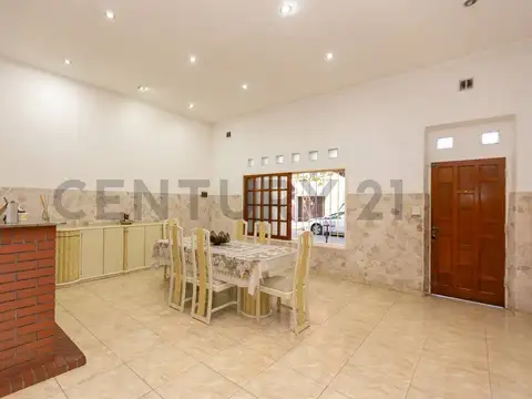 Rauch 2300, Piso 0