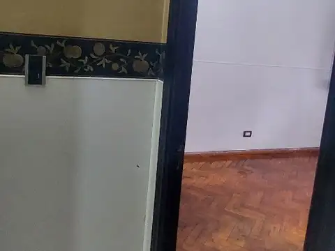 Oficina 3 amb con baño propio. Zona estrategica  .