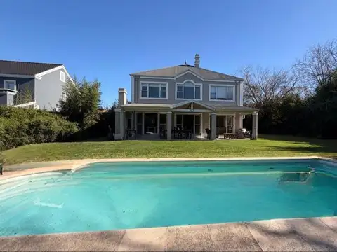 Casa en  Alquiler 6 Ambientes en Barrio Cerrado Septiembre - Escobar