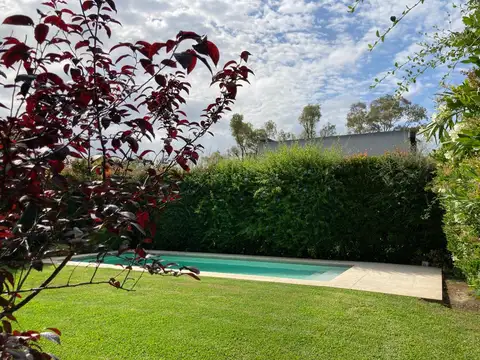 Casa 4 ambientes con 3 baños
