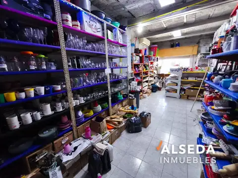 Local comercial con departamento Barrio Abasto