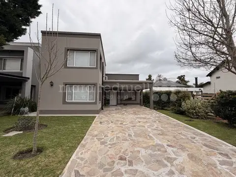 CASA EN VENTA EN EL GOLF CHASCOMUS