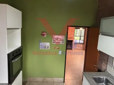 Casa 4 ambientes con 2 baños