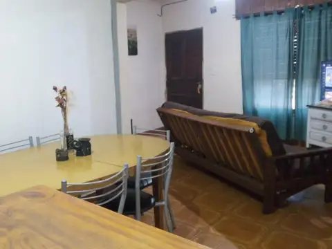 Casa 3 ambientes con 1 baño