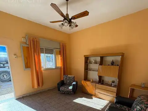 Casa con terraza propia! Ubicación estratégica.