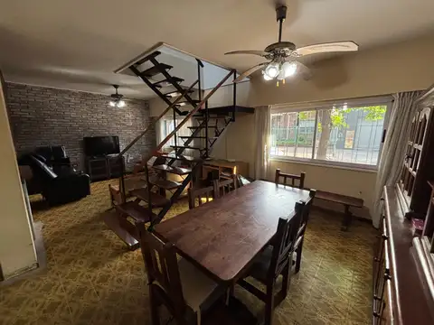 Depto Tipo Casa en Venta de 4 ambientes