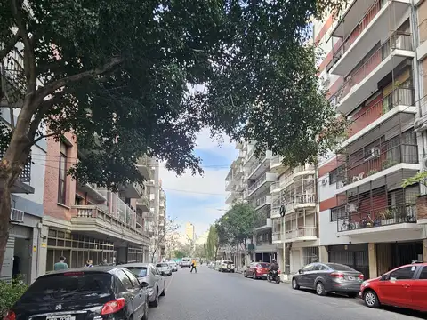 Monoambiente con Balcon  en RECOLETA   excelente zona Cabrera y Laprida.