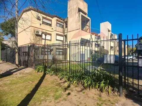 VENTA - DPTO 3 AMB CON AREA VERDE - CAMPANA CENTRO