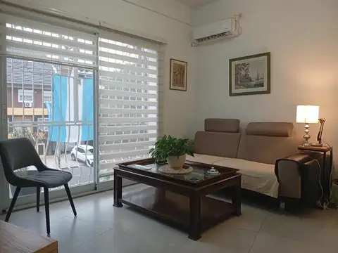 Depto Tipo Casa 4 ambientes con 2 baños