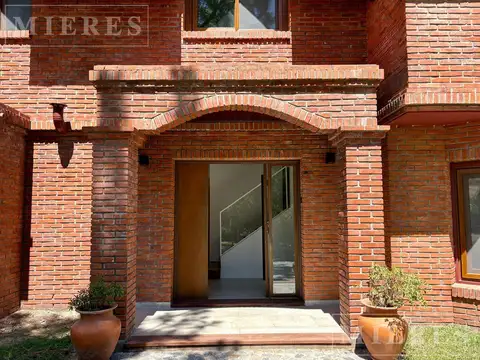 Casa en venta en Mayling Club de Campo, Chubut 415, Villa Rosa