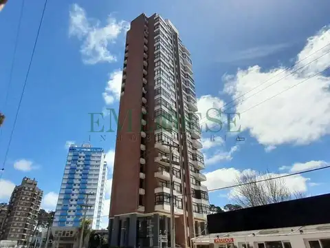 Toninas 134 100, Piso 9