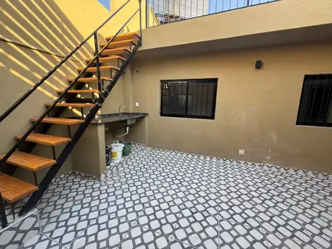 Depto Tipo Casa en Venta de 4 ambientes