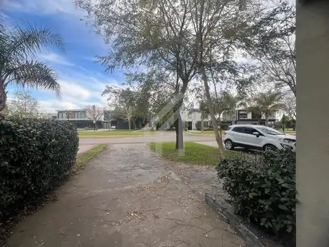 Casa en Alquiler de 3 dormitorios