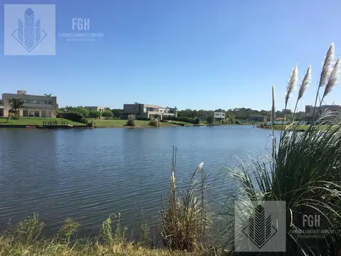 Hermoso lote  Vista a Laguna  en Venta. Barrio El Canton, Islas