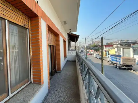 Depto Tipo Casa en Venta 40 años