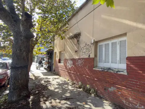 Propiedad en block - Locales más vivienda en Chauvin