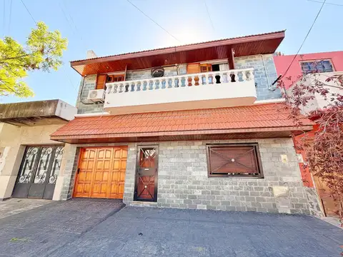 Casa en Venta en Valentín Alsina, USD 180.000