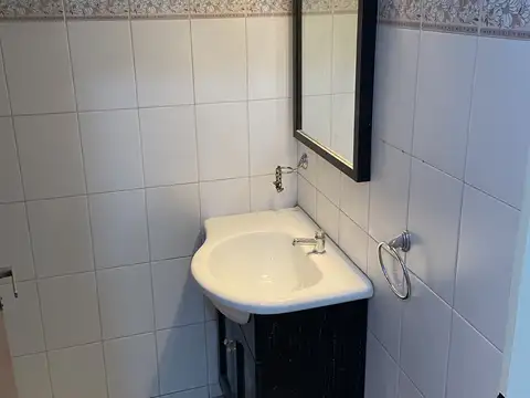 VILLA BALLESTER CENTRO: OFICINAS AL FRENTE 1ER. PISO POR ESCALERA. APTO TODO DESTINO.CONSULTE 