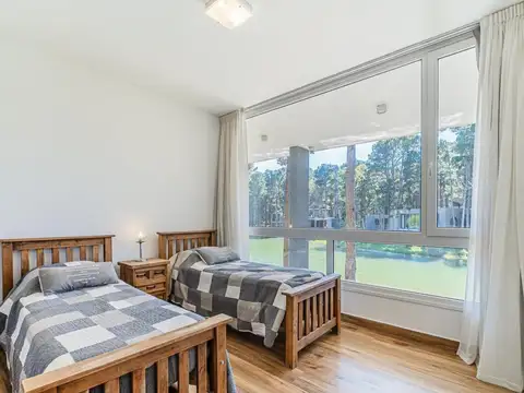 Casa en venta - 4 Dormitorios 2 Baños - Pinamar