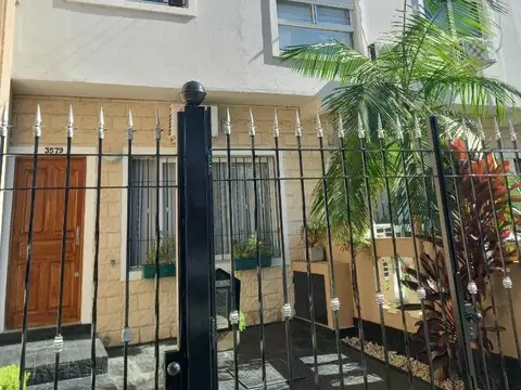 DUPLEX 5 AMB. CON JARDIN - PARRILLA y COCHERA