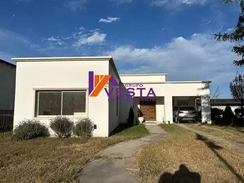 CASA EN ALQUILER CLUB DE CAMPO EL AYBAL ZONA AEROPUERTO