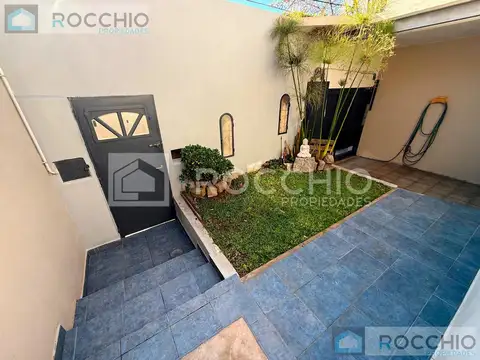 Casa 7 ambientes con 5 baños