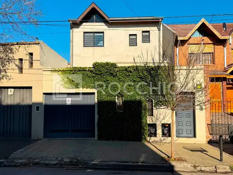 Casa en venta 7 ambientes Villa Ballester