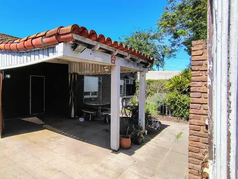 Casa en Venta con 4 cocheras
