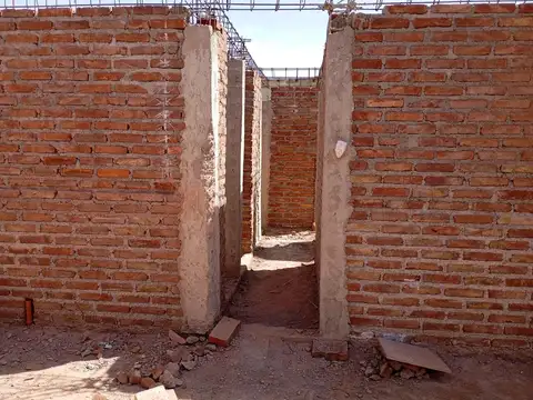 Casa 5 ambientes con 1 baño