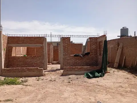 CASA EN VENTA EN CARRODILLA LUJAN MENDOZA