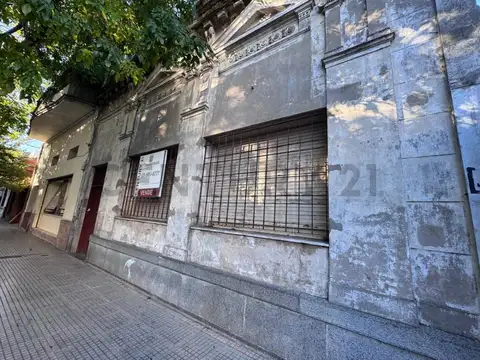 Casa 5 ambientes en venta a refaccionar en Caballito